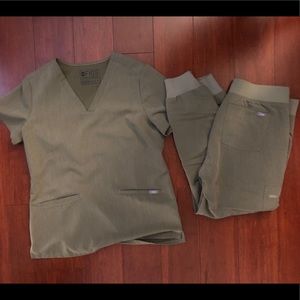 Figs heather green scrub set